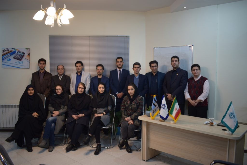 بیستمین نشست کانون مدیران کارآفرین| kmki.ir